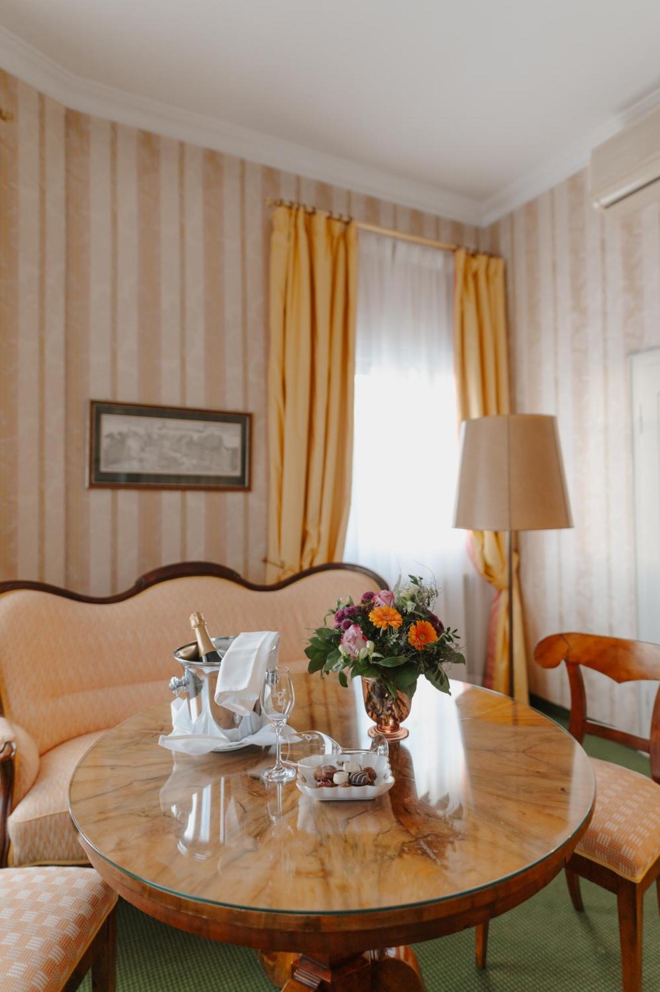 Romantik Hotel Zur Post Fürstenfeldbruck Kültér fotó
