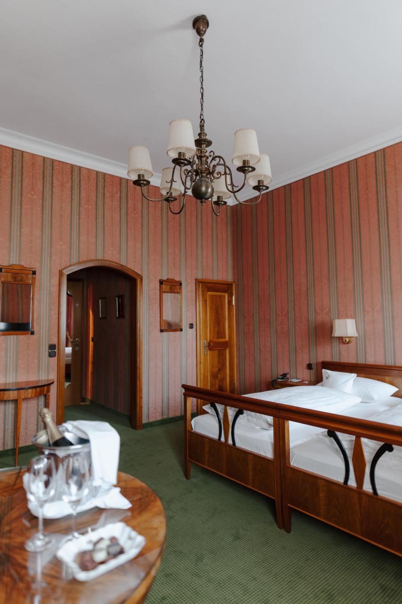 Romantik Hotel Zur Post Fürstenfeldbruck Kültér fotó